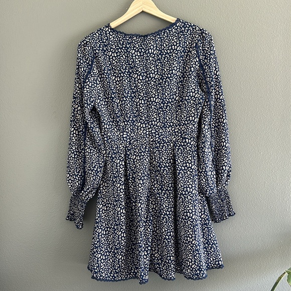 Simplee Dress - Picture 7 of 10